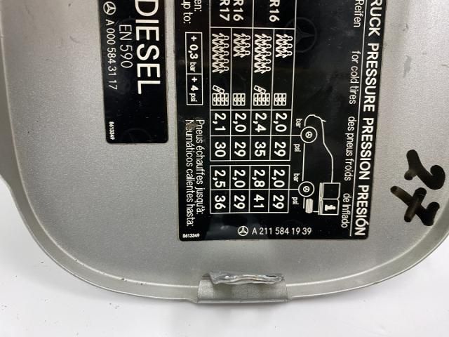 bontott MERCEDES-BENZ E-CLASS Tankajtó