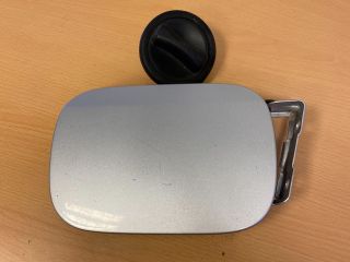 bontott MERCEDES-BENZ E-CLASS Tankajtó