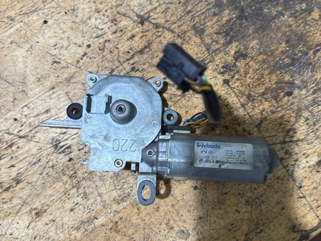 bontott MERCEDES-BENZ E-CLASS Tetőablak Motor