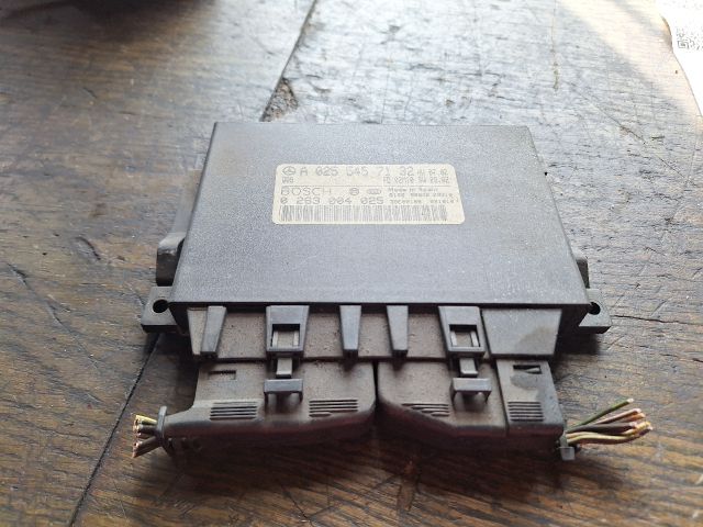 bontott MERCEDES-BENZ E-CLASS Tolatóradar Elektronika