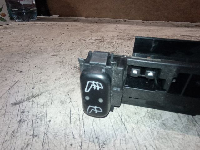 bontott MERCEDES-BENZ E-CLASS Ülésfűtés Kapcsoló Pár