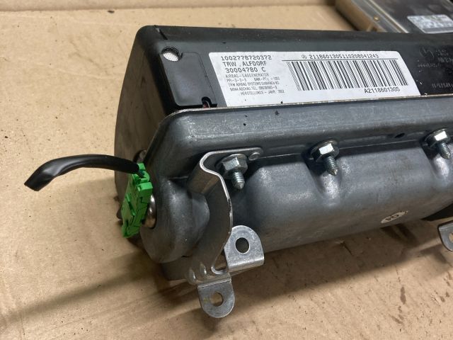 bontott MERCEDES-BENZ E-CLASS Utasoldali Légzsák