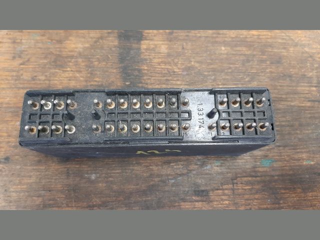 bontott MERCEDES-BENZ E-CLASS Világítás Relé