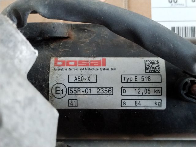 bontott MERCEDES-BENZ E-CLASS Vonóhorog