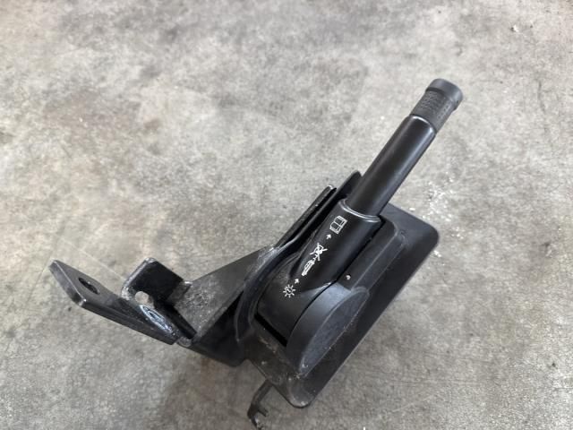 bontott MERCEDES-BENZ E-CLASS Vonóhorog