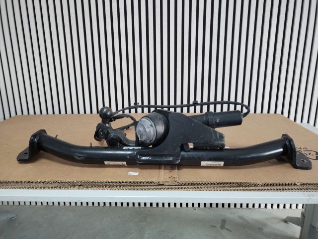 bontott MERCEDES-BENZ E-CLASS Vonóhorog