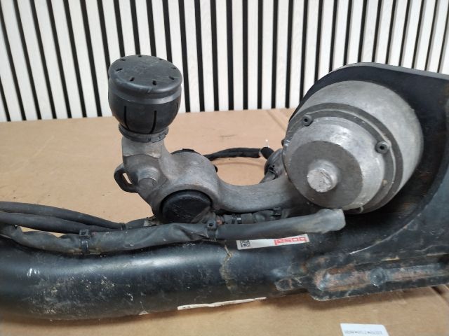 bontott MERCEDES-BENZ E-CLASS Vonóhorog