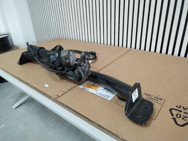 bontott MERCEDES-BENZ E-CLASS Vonóhorog