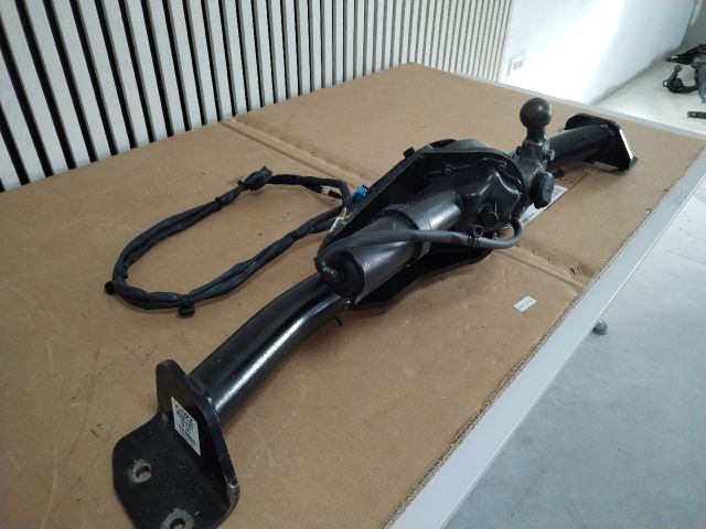 bontott MERCEDES-BENZ E-CLASS Vonóhorog