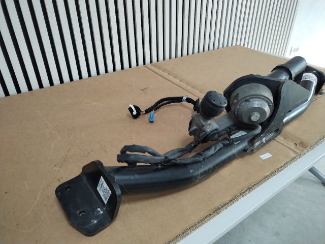 bontott MERCEDES-BENZ E-CLASS Vonóhorog