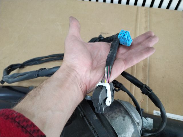 bontott MERCEDES-BENZ E-CLASS Vonóhorog