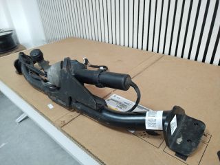 bontott MERCEDES-BENZ E-CLASS Vonóhorog