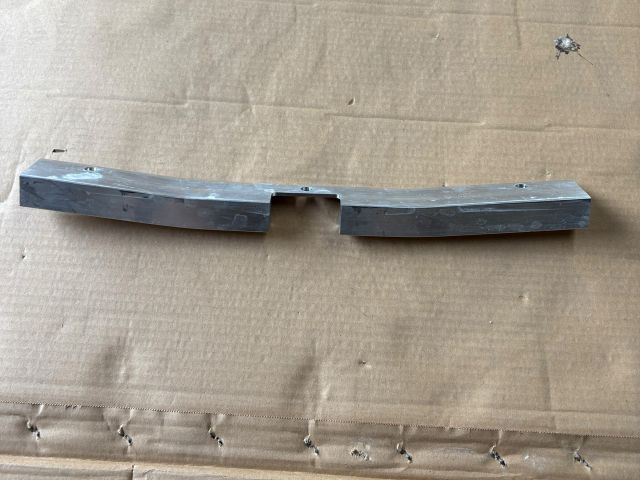 bontott MERCEDES-BENZ EQA Alsó Kereszttartó