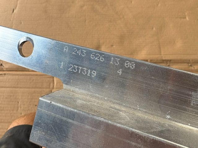 bontott MERCEDES-BENZ EQA Alsó Kereszttartó