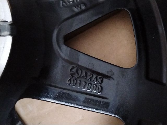 bontott MERCEDES-BENZ EQA Alufelni (1 db)