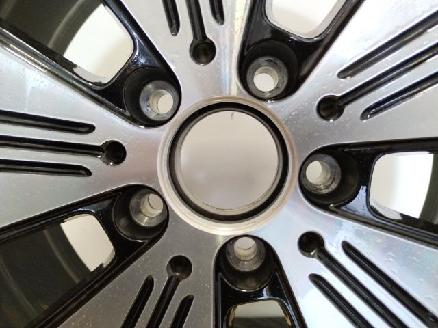 bontott MERCEDES-BENZ EQA Alufelni (1 db)