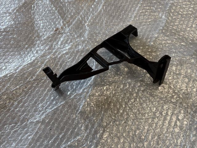 bontott MERCEDES-BENZ EQA Bal első Lökhárító Tartó (Műanyag)