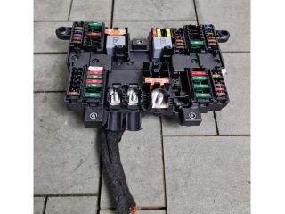 bontott MERCEDES-BENZ EQA Biztosítéktábla Motortér