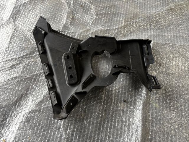 bontott MERCEDES-BENZ EQA Jobb első Lökhárító Tartó (Műanyag)