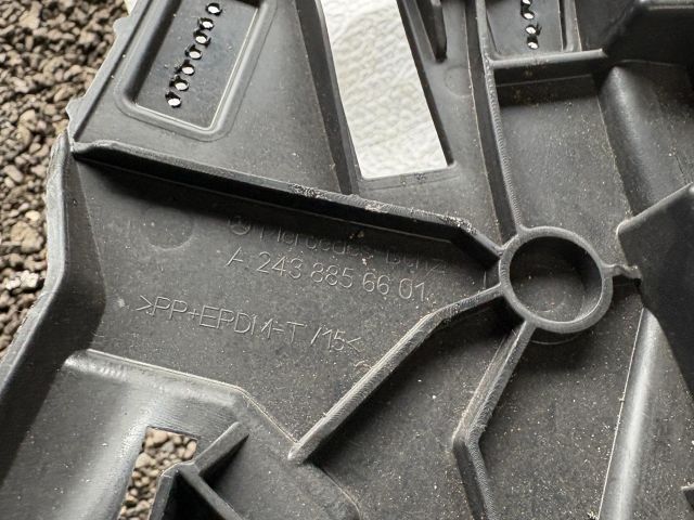 bontott MERCEDES-BENZ EQA Jobb első Lökhárító Tartó (Műanyag)