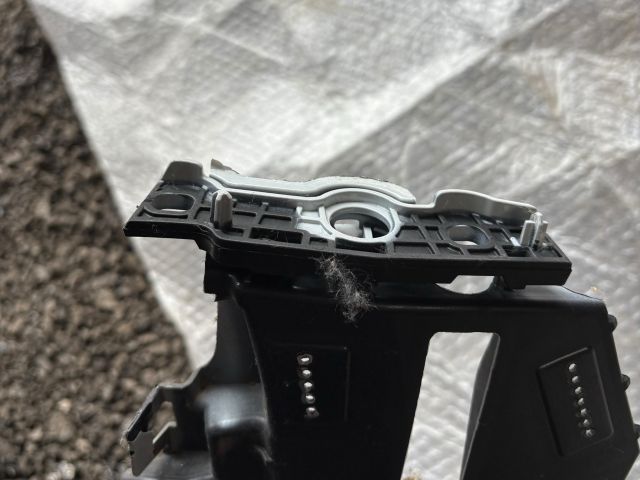 bontott MERCEDES-BENZ EQA Jobb első Lökhárító Tartó (Műanyag)