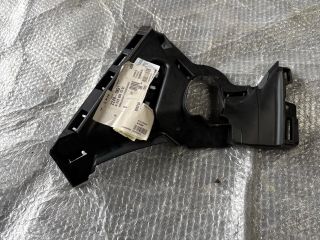 bontott MERCEDES-BENZ EQA Jobb első Lökhárító Tartó (Műanyag)