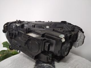 bontott MERCEDES-BENZ EQA Jobb Fényszóró