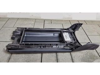 bontott MERCEDES-BENZ EQA Könyöklő