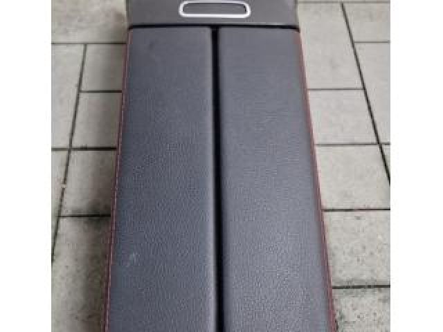 bontott MERCEDES-BENZ EQA Könyöklő