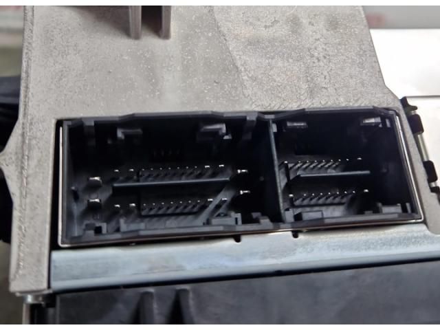 bontott MERCEDES-BENZ EQA Rádió / CD