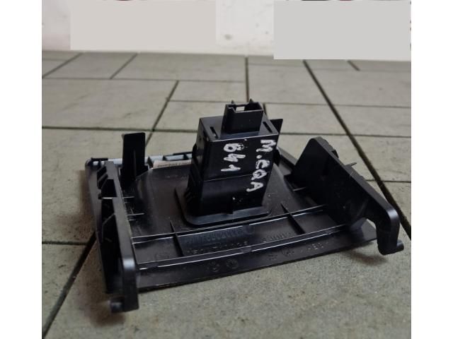 bontott MERCEDES-BENZ EQA USB HUB