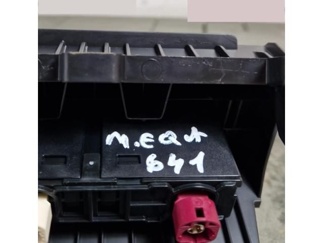 bontott MERCEDES-BENZ EQA USB HUB