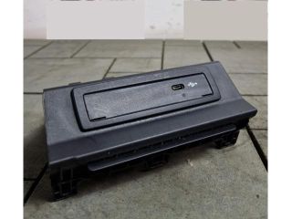 bontott MERCEDES-BENZ EQA USB HUB