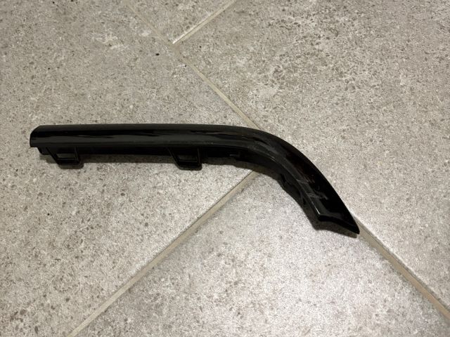 bontott MERCEDES-BENZ EQB Első Lökhárító Díszléc