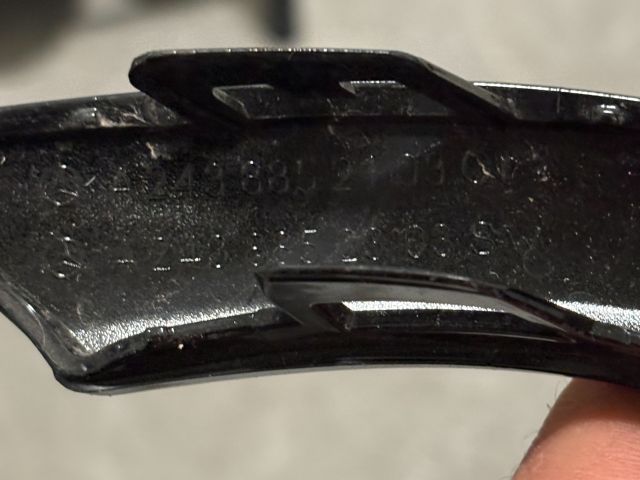 bontott MERCEDES-BENZ EQB Első Lökhárító Díszléc