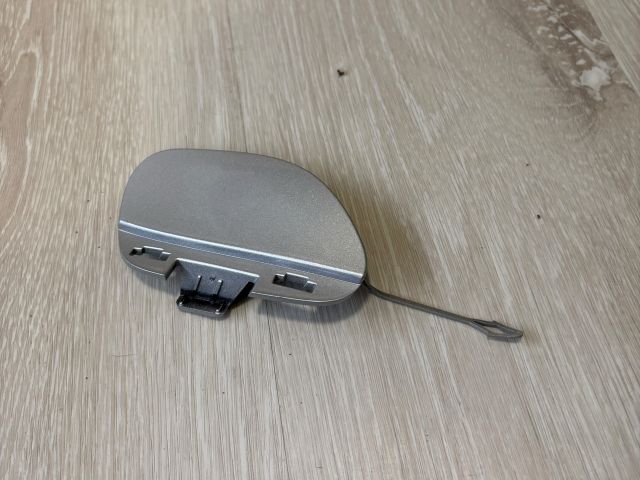 bontott MERCEDES-BENZ EQB Első Vonószem Burkolat