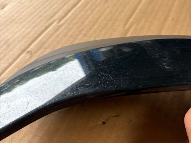 bontott MERCEDES-BENZ EQB Jobb első Lökhárító Díszléc