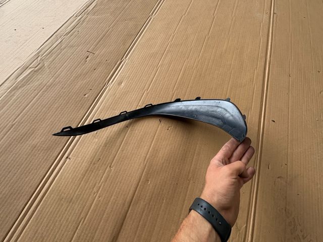 bontott MERCEDES-BENZ EQB Jobb első Lökhárító Díszléc