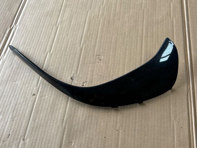 bontott MERCEDES-BENZ EQB Jobb első Lökhárító Díszléc