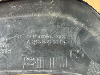 bontott MERCEDES-BENZ EQB Jobb első Lökhárító Díszléc