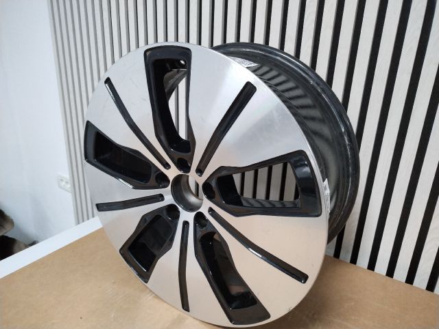 bontott MERCEDES-BENZ EQC Alufelni (1 db)