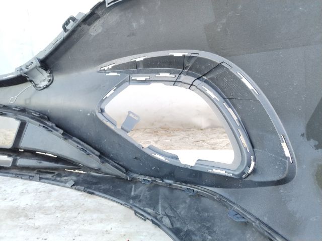 bontott MERCEDES-BENZ EQE Első Lökhárító (Üresen)