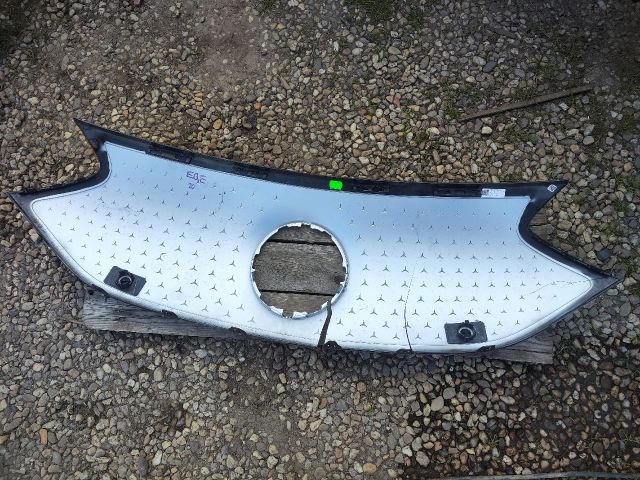 bontott MERCEDES-BENZ EQE Hűtőrács