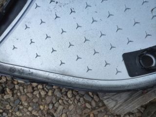 bontott MERCEDES-BENZ EQE Hűtőrács