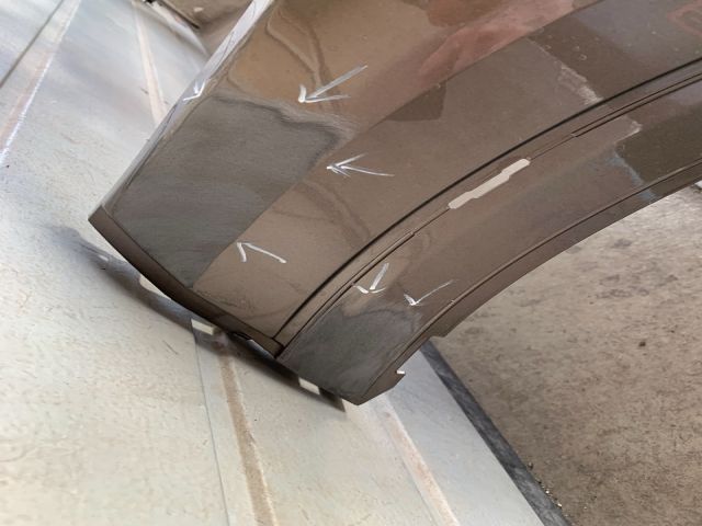 bontott MERCEDES-BENZ EQS Első Lökhárító (Üresen)