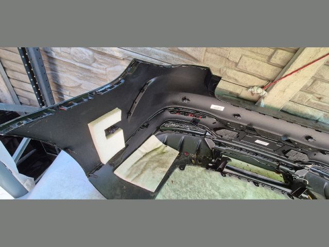 bontott MERCEDES-BENZ EQS Hátsó Lökhárító (Részeivel)