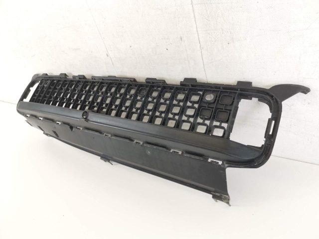 bontott MERCEDES-BENZ G-CLASS Első Lökhárító Alsó Középső Díszrács