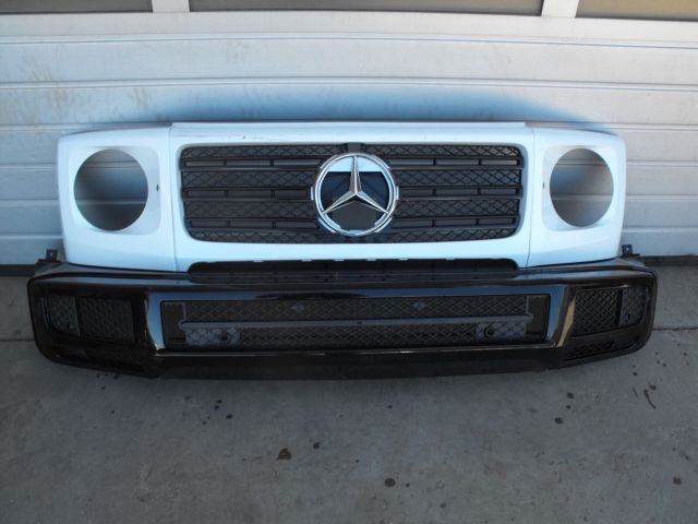 bontott MERCEDES-BENZ G-CLASS Első Lökhárító (Részeivel)
