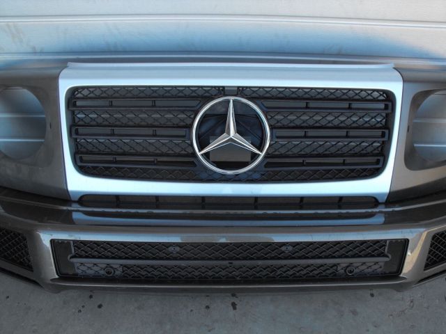 bontott MERCEDES-BENZ G-CLASS Első Lökhárító (Részeivel)