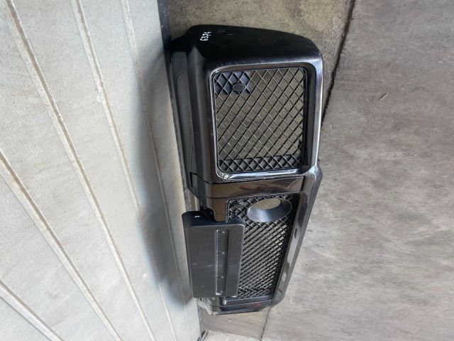 bontott MERCEDES-BENZ G-CLASS Első Lökhárító (Részeivel)